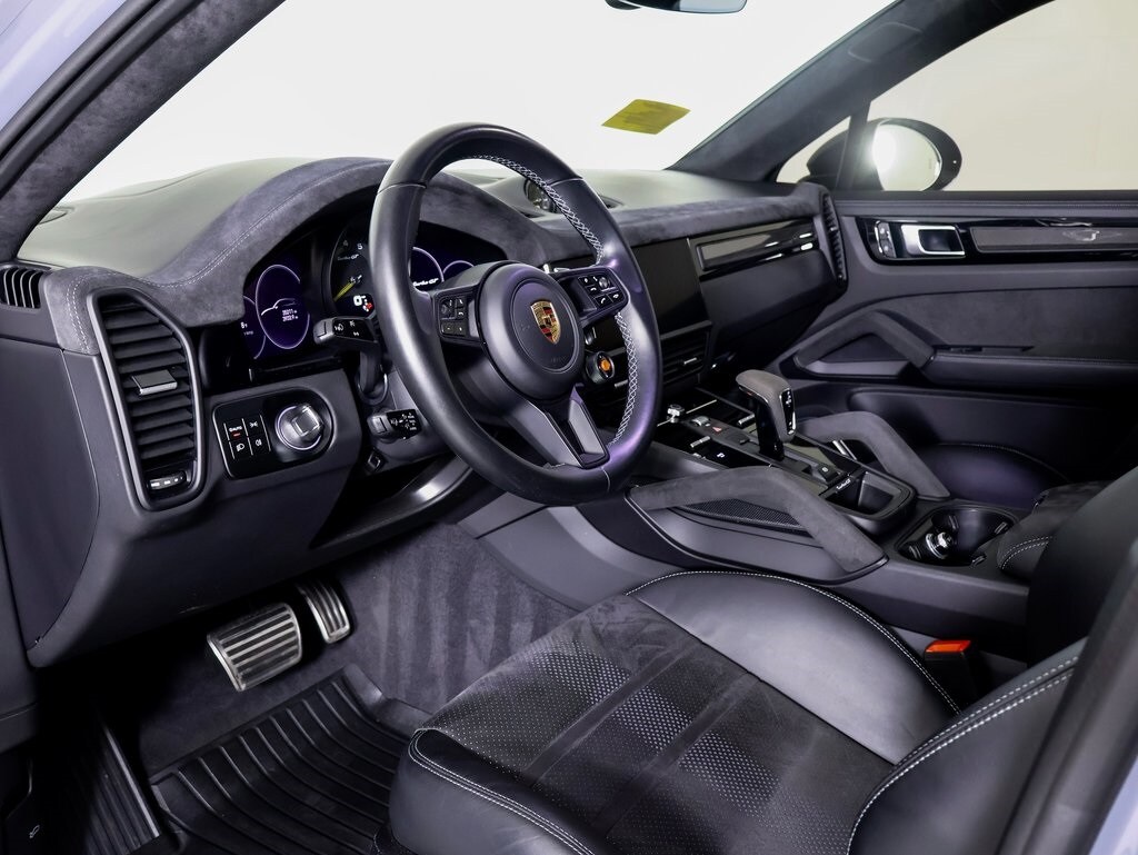 2023 Porsche Cayenne Coupe Turbo GT photo 4