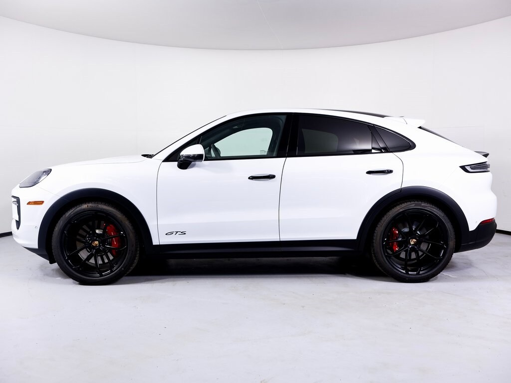 2025 Porsche Cayenne Coupe GTS photo 2