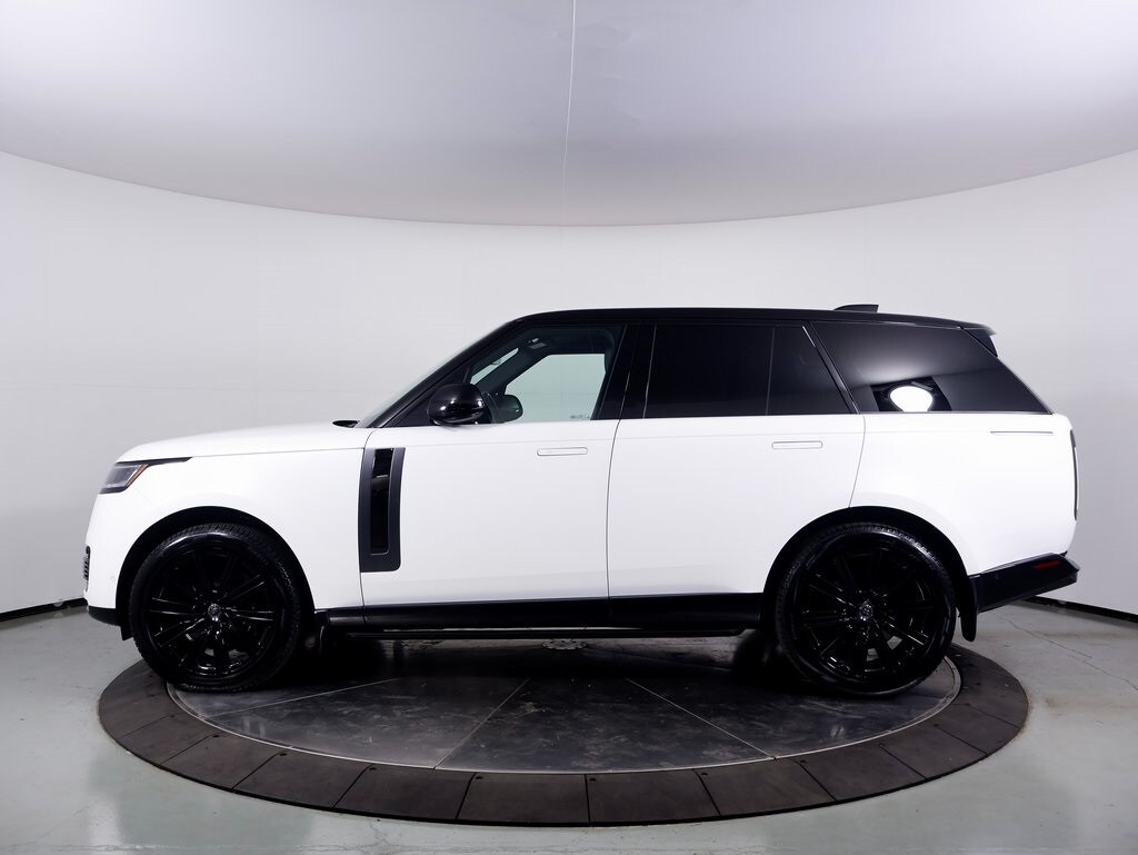 2024 Land Rover Range Rover SV photo 2