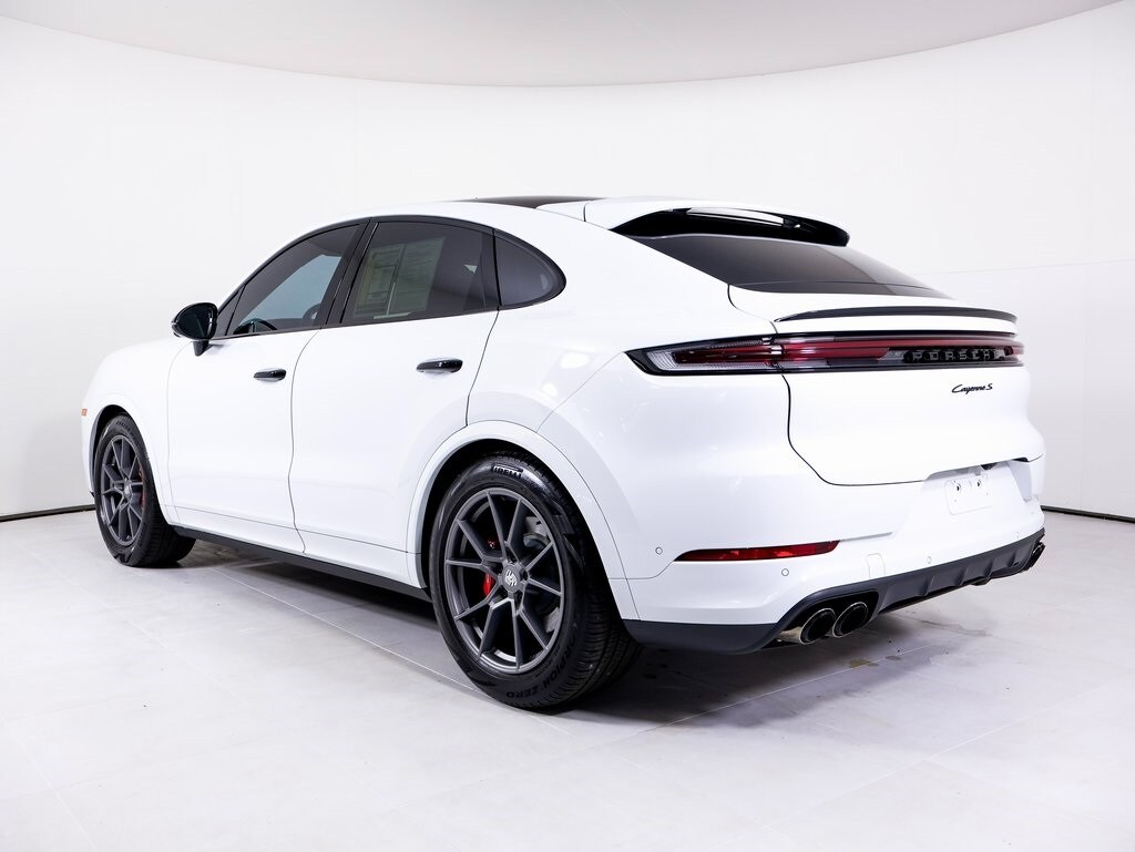 2024 Porsche Cayenne S Coupe photo 3