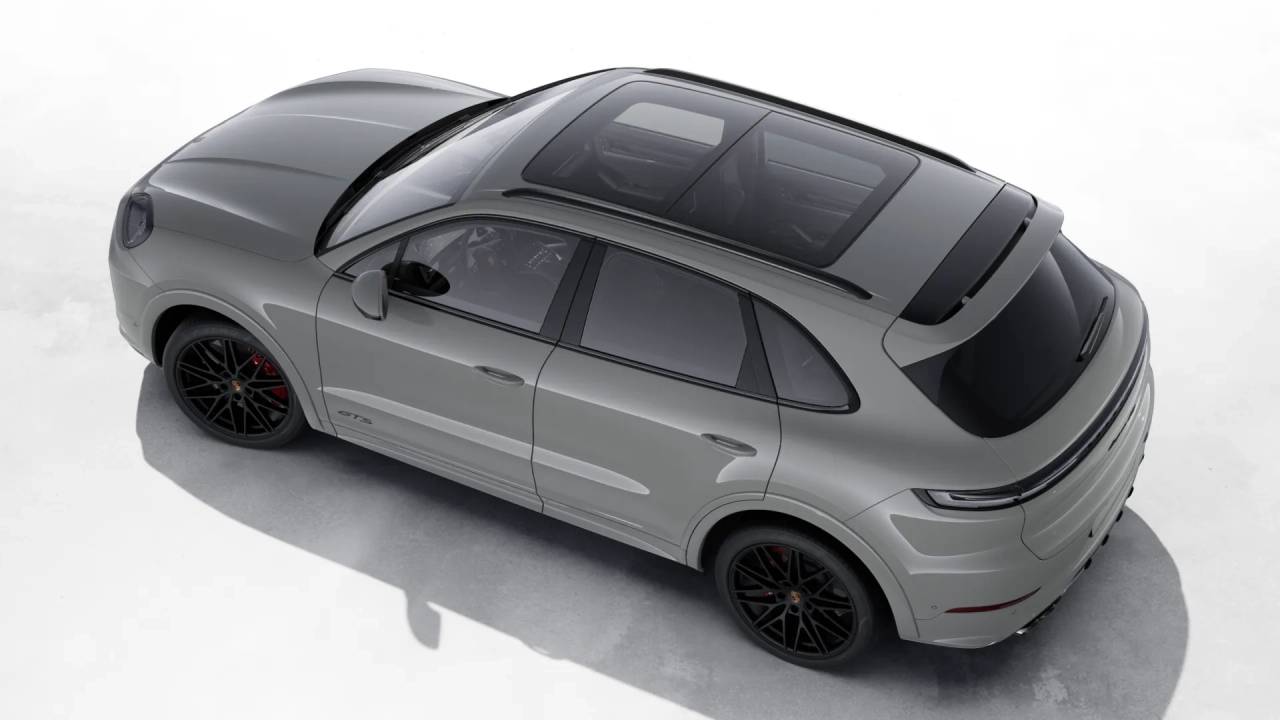 2026 Porsche Cayenne GTS photo 3