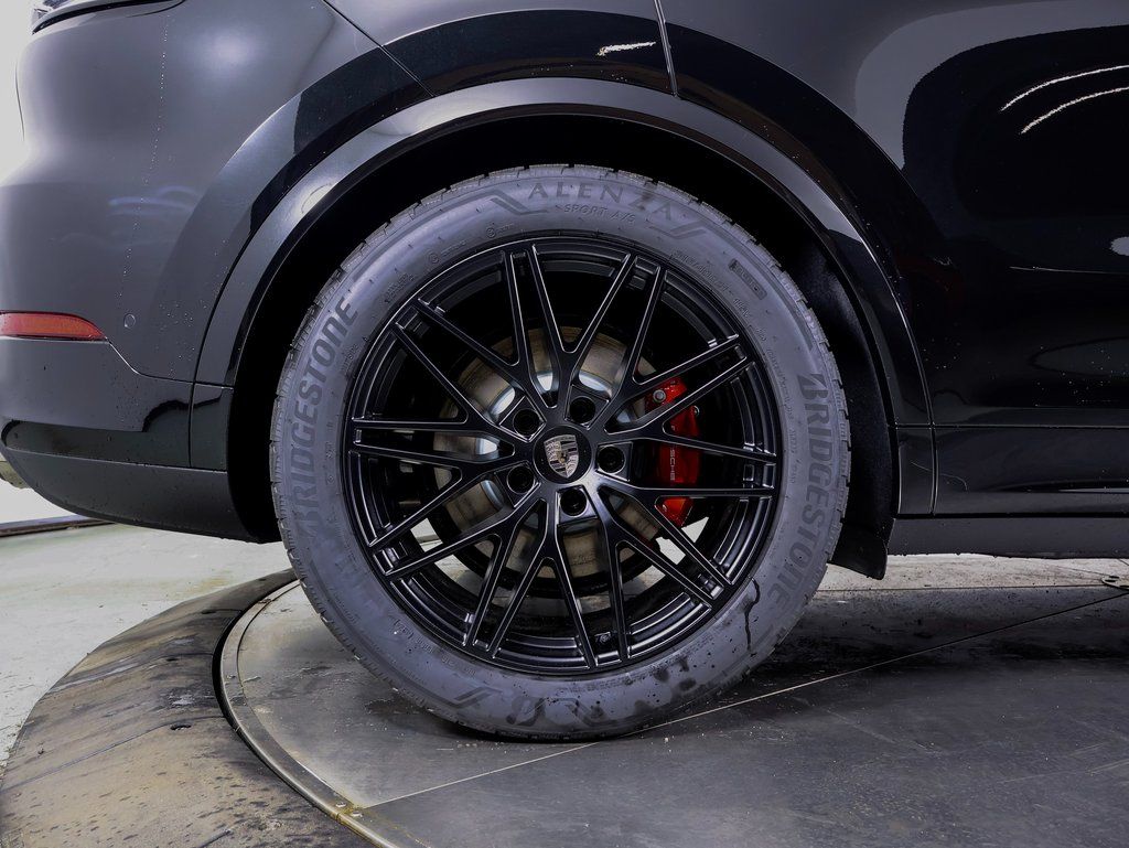 2025 Porsche Cayenne Coup Turbo E-Hybrid - Photo 22
