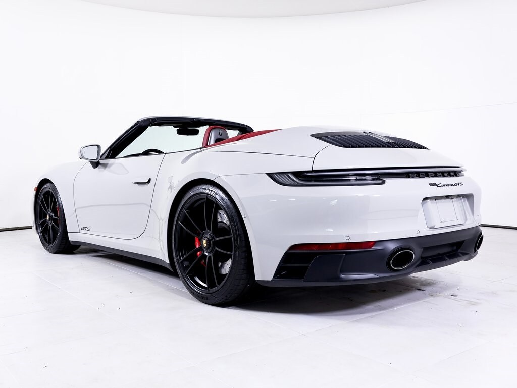 2022 Porsche 911 GTS Cabriolet photo 3