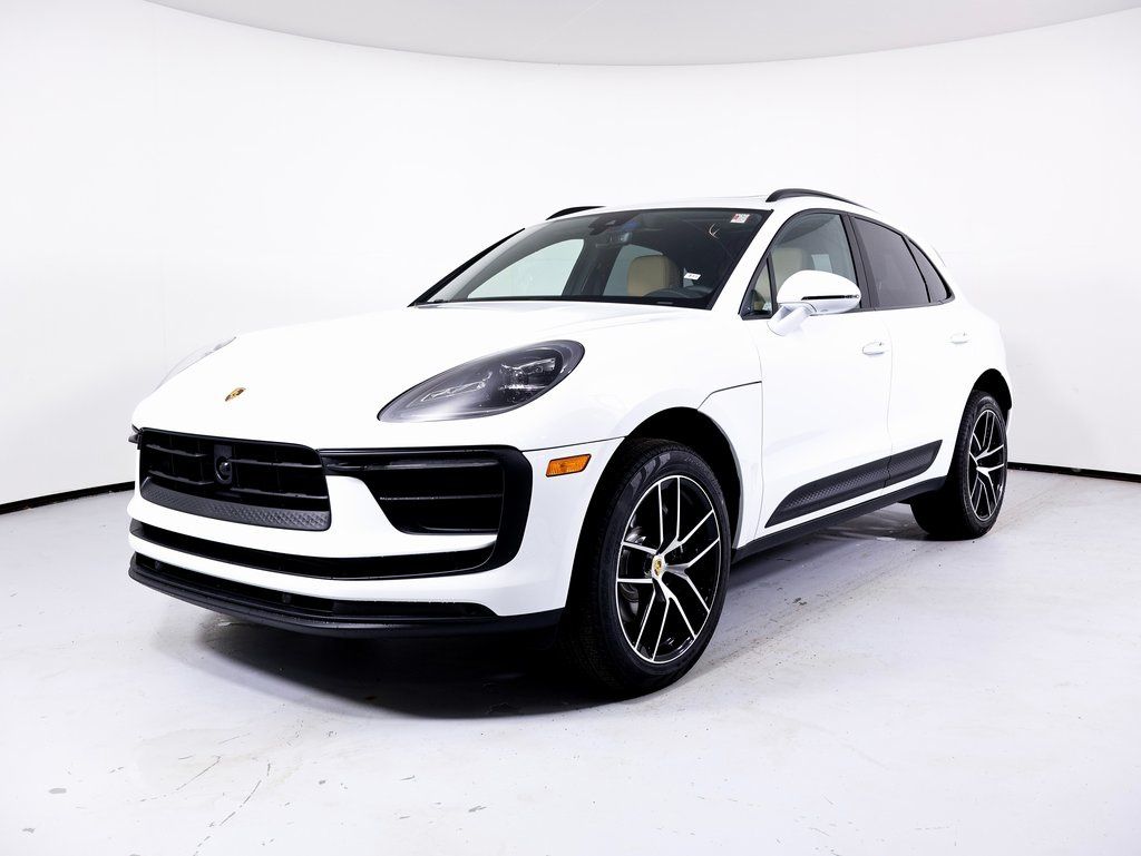 2025 Porsche Macan's photo