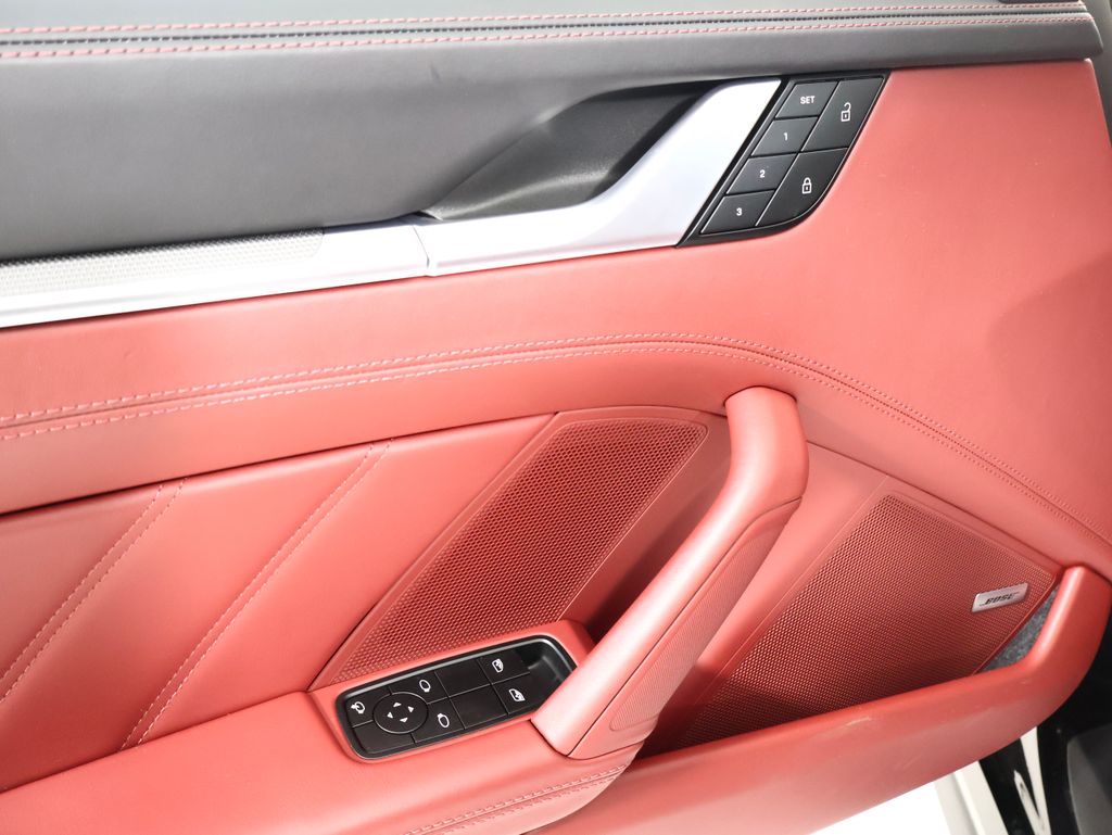 2024 Porsche 911 Turbo - Photo 25