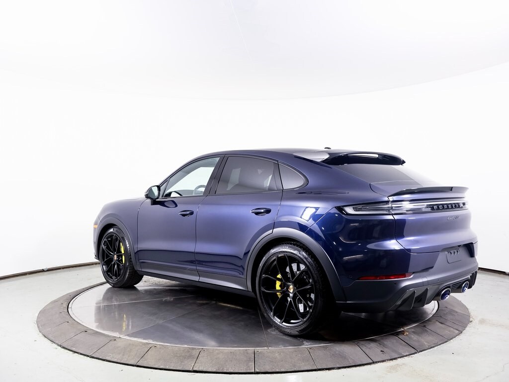 2025 Porsche Cayenne Coupe Turbo GT photo 3