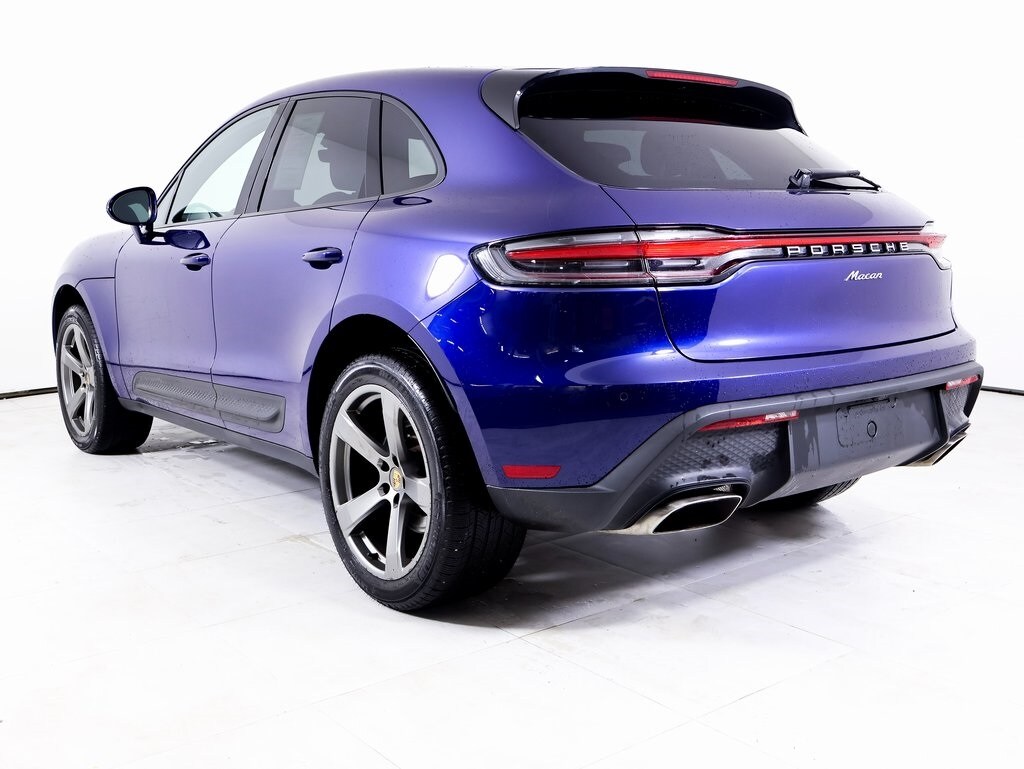 2023 Porsche Macan T photo 3