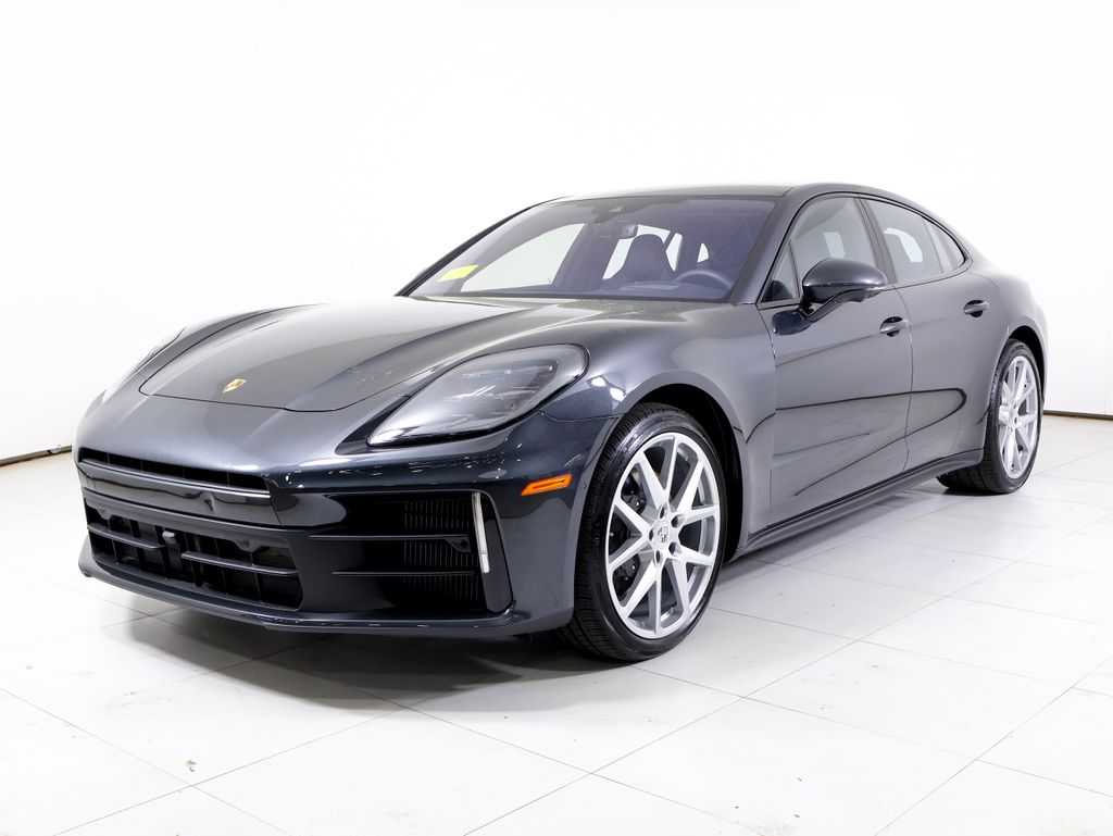 2025 Porsche Panamera 4's photo