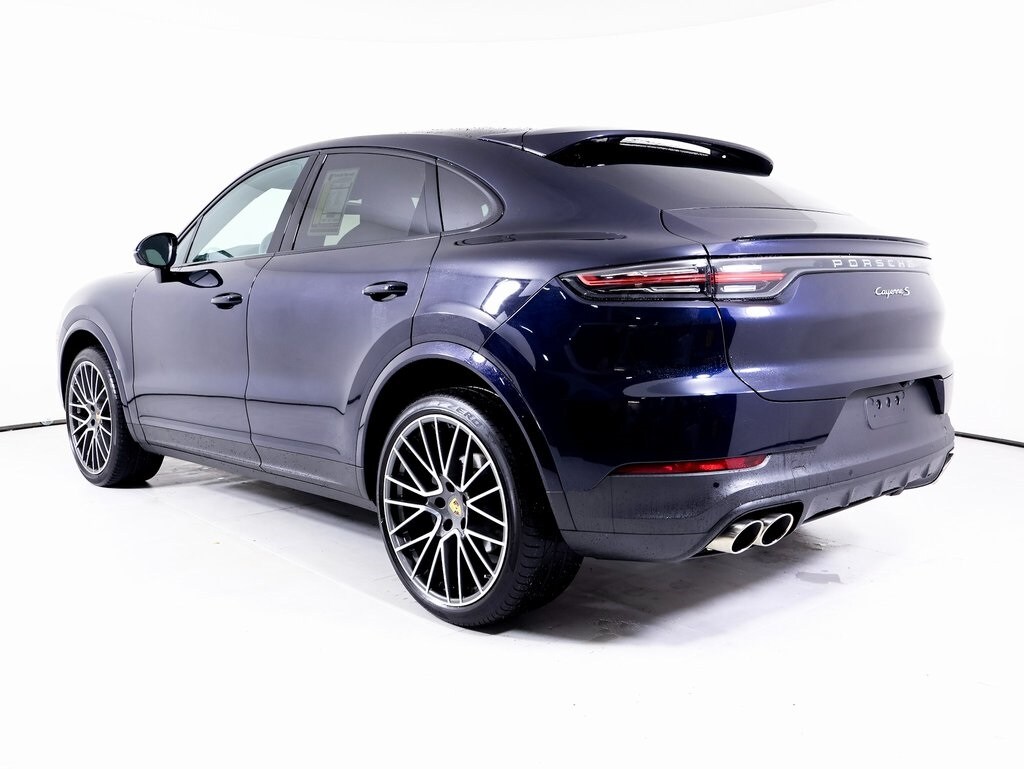 2022 Porsche Cayenne Coupe S photo 3
