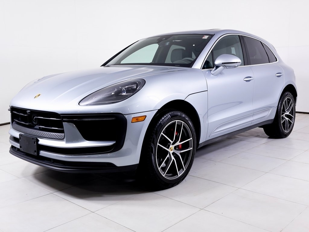 2023 Porsche Macan S's photo