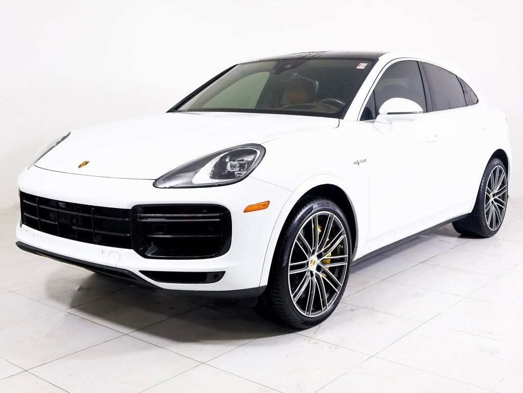 2023 Porsche Cayenne Coup Turbo S E-Hybrid's photo