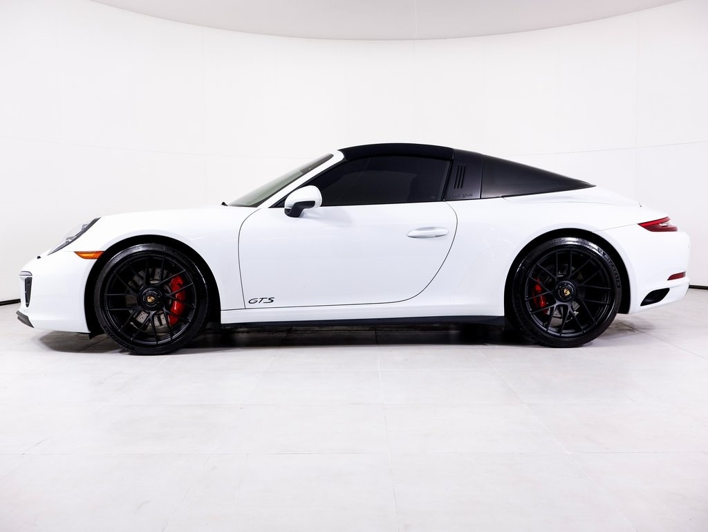 2018 Porsche 911 Targa 4 GTS photo 2