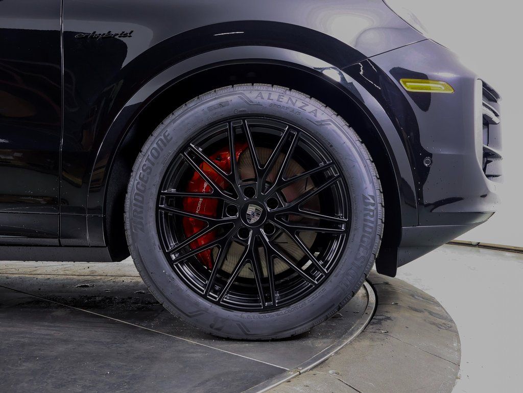 2025 Porsche Cayenne Coup Turbo E-Hybrid - Photo 23