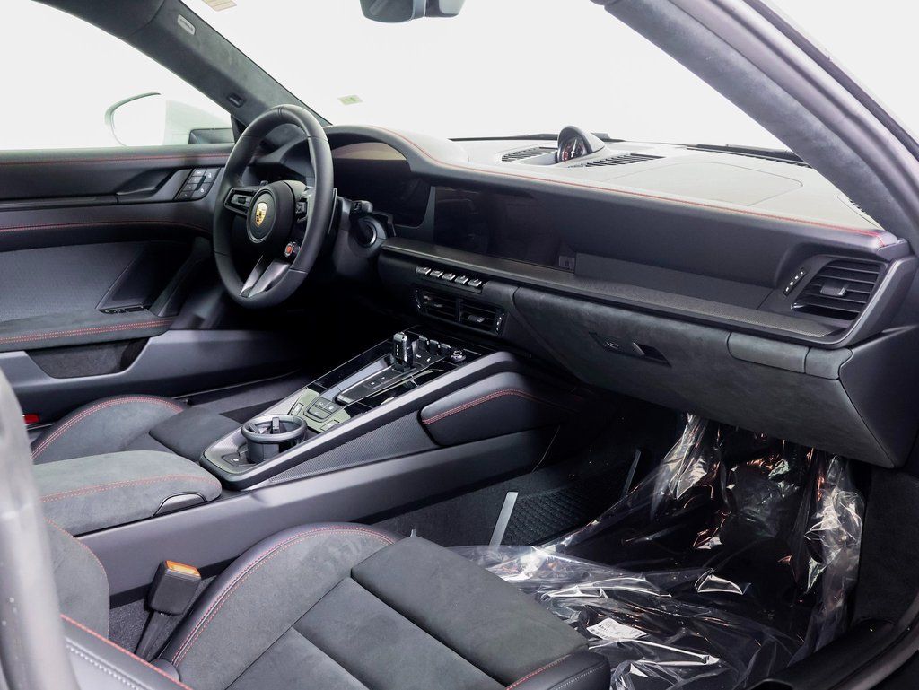 2026 Porsche 911 GTS - Photo 7