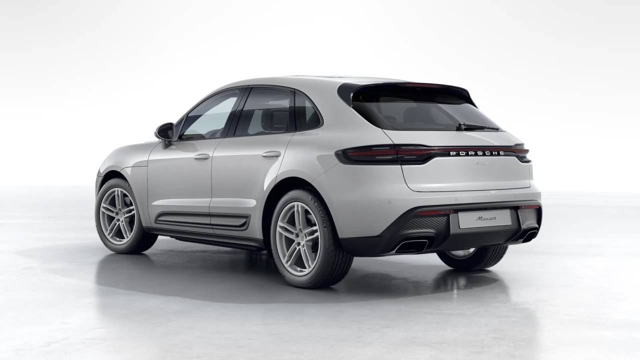 2026 Porsche Macan T photo 2