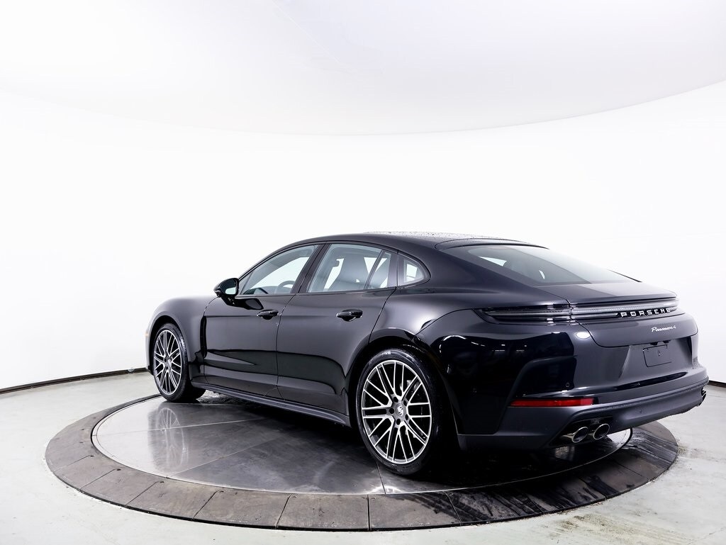 2025 Porsche Panamera 4 photo 3