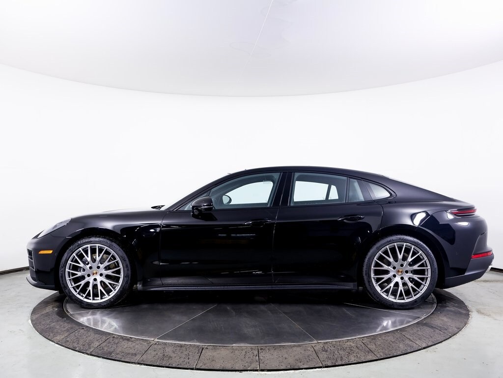2025 Porsche Panamera 4 photo 2
