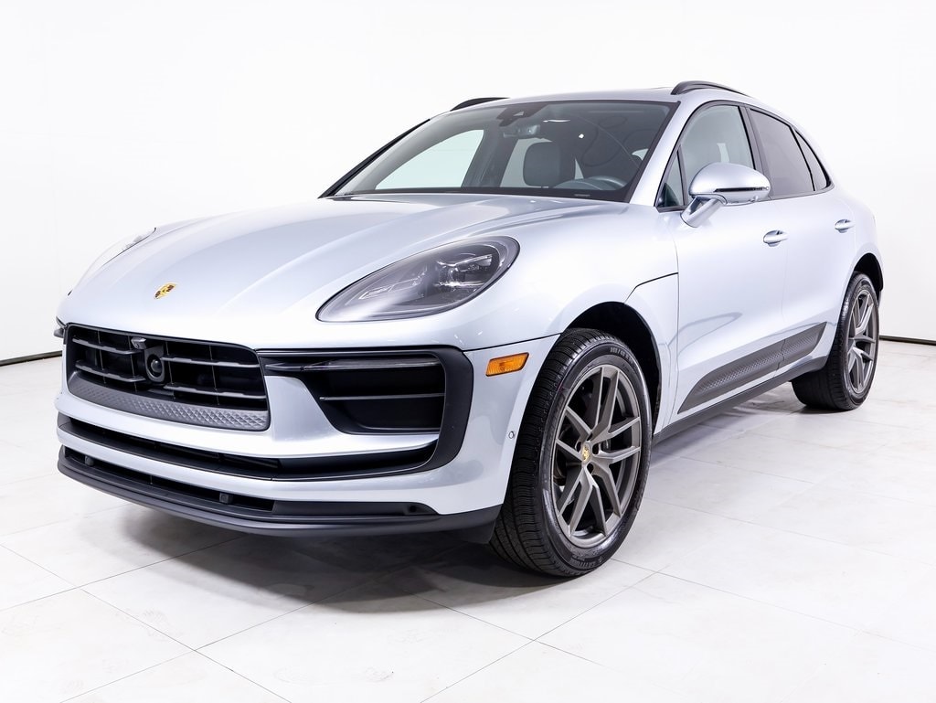 2023 Porsche Macan Base