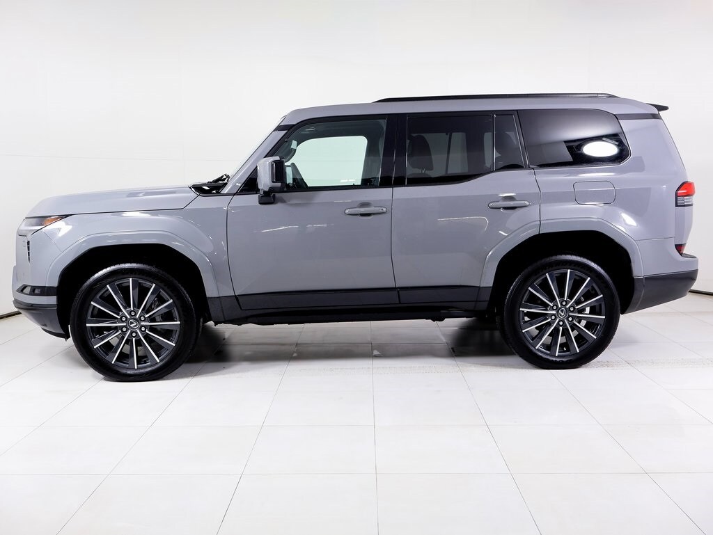 2025 Lexus GX 550 Luxury photo 2