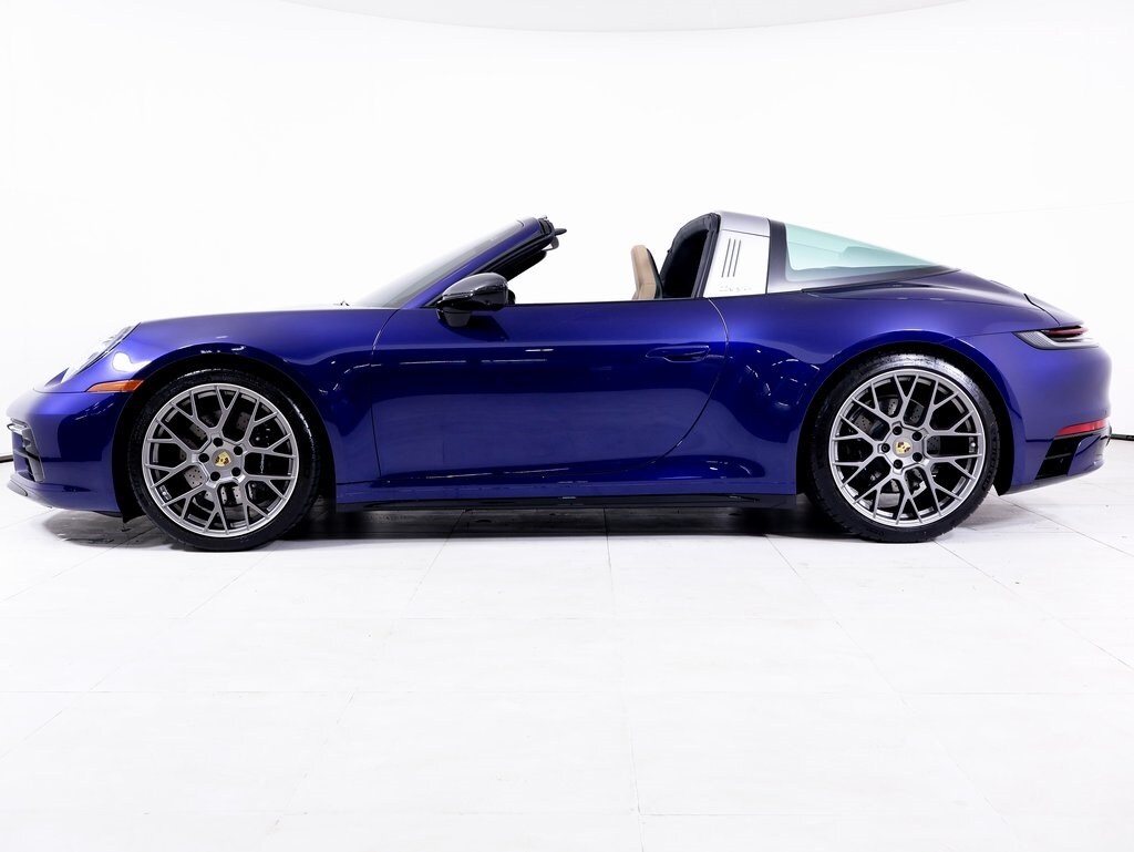 2024 Porsche 911 Targa 4S photo 2