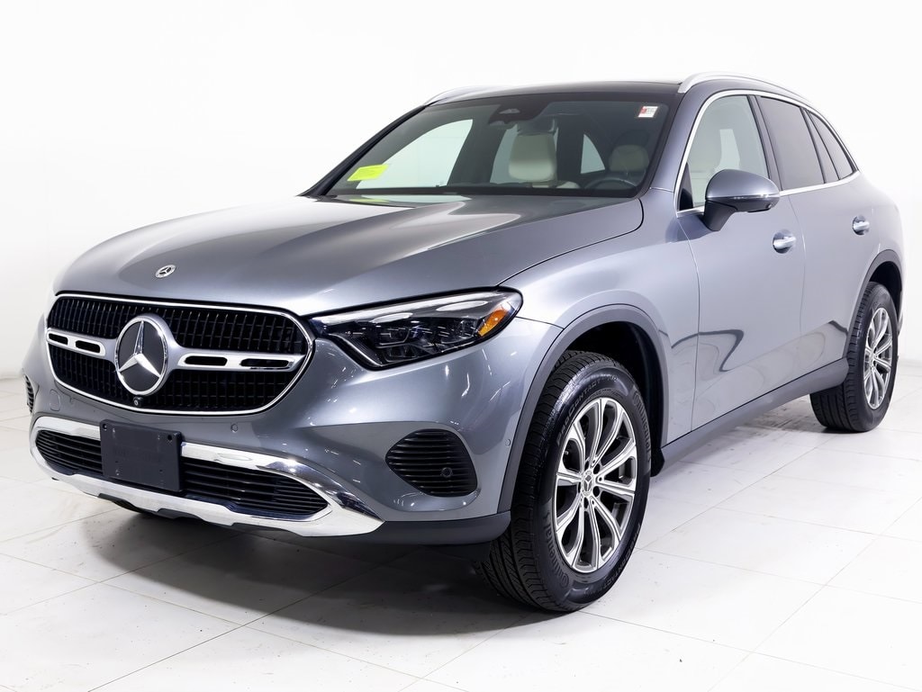 2023 Mercedes-Benz GLC GLC 300's photo