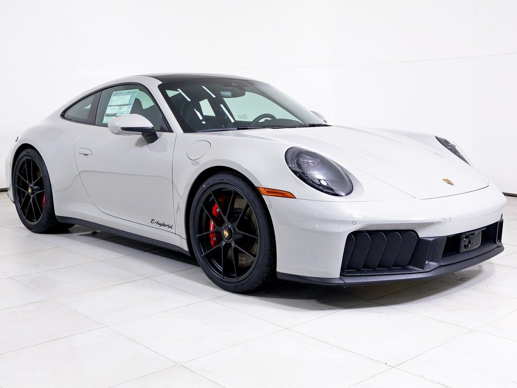 2026 Porsche 911 GTS - Photo 26