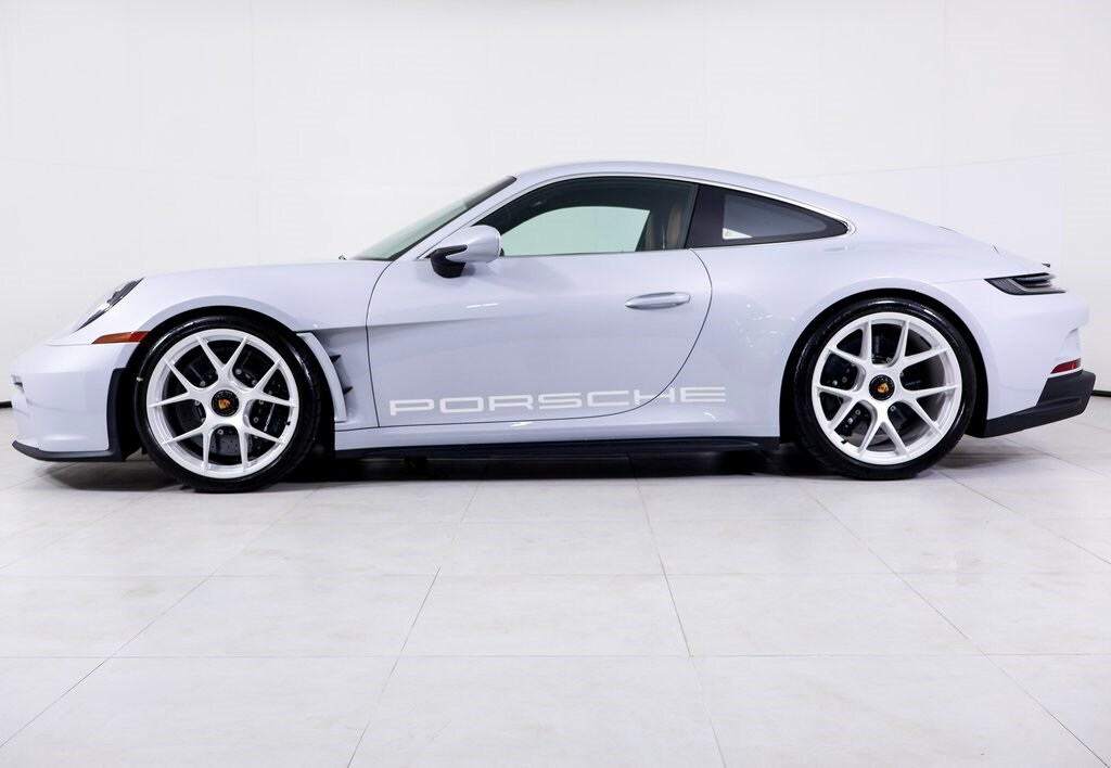 2024 Porsche 911 GT3 RS photo 2