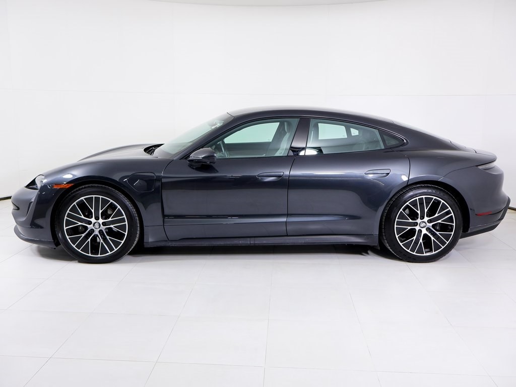2022 Porsche Taycan photo 2