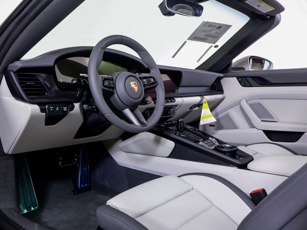 2026 Porsche 911 Targa 4 GTS photo 4