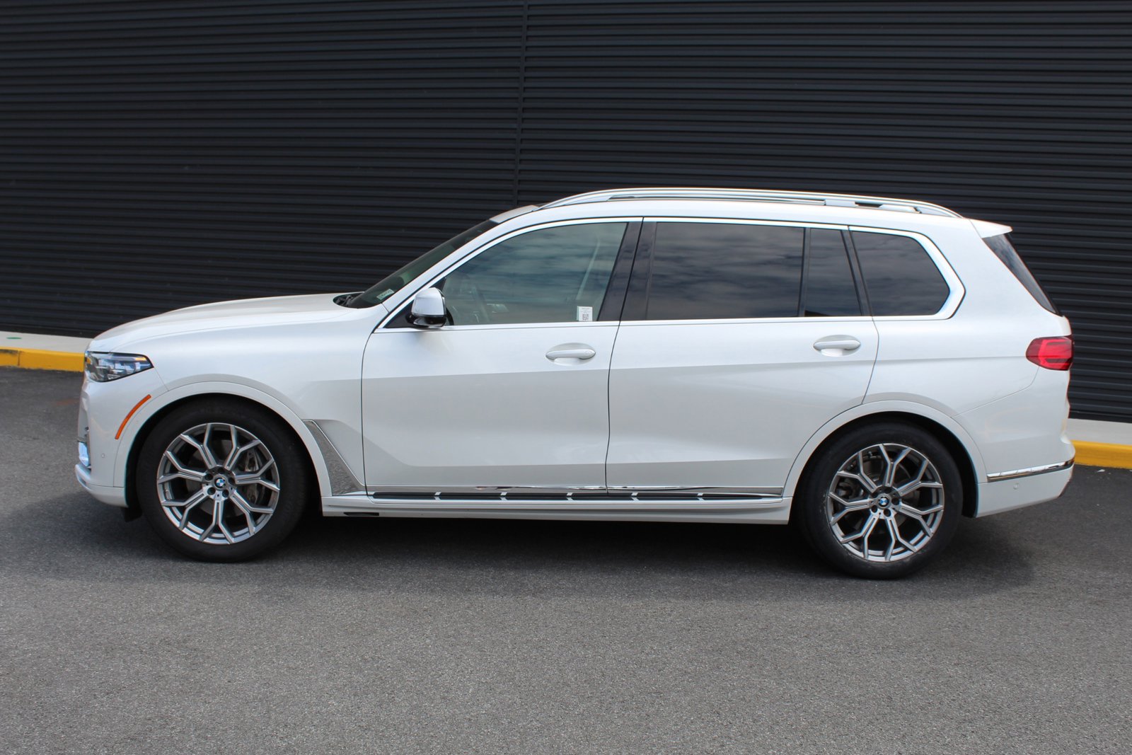 Used 2021 BMW X7 40i with VIN 5UXCW2C02M9H90312 for sale in Arlington, VA