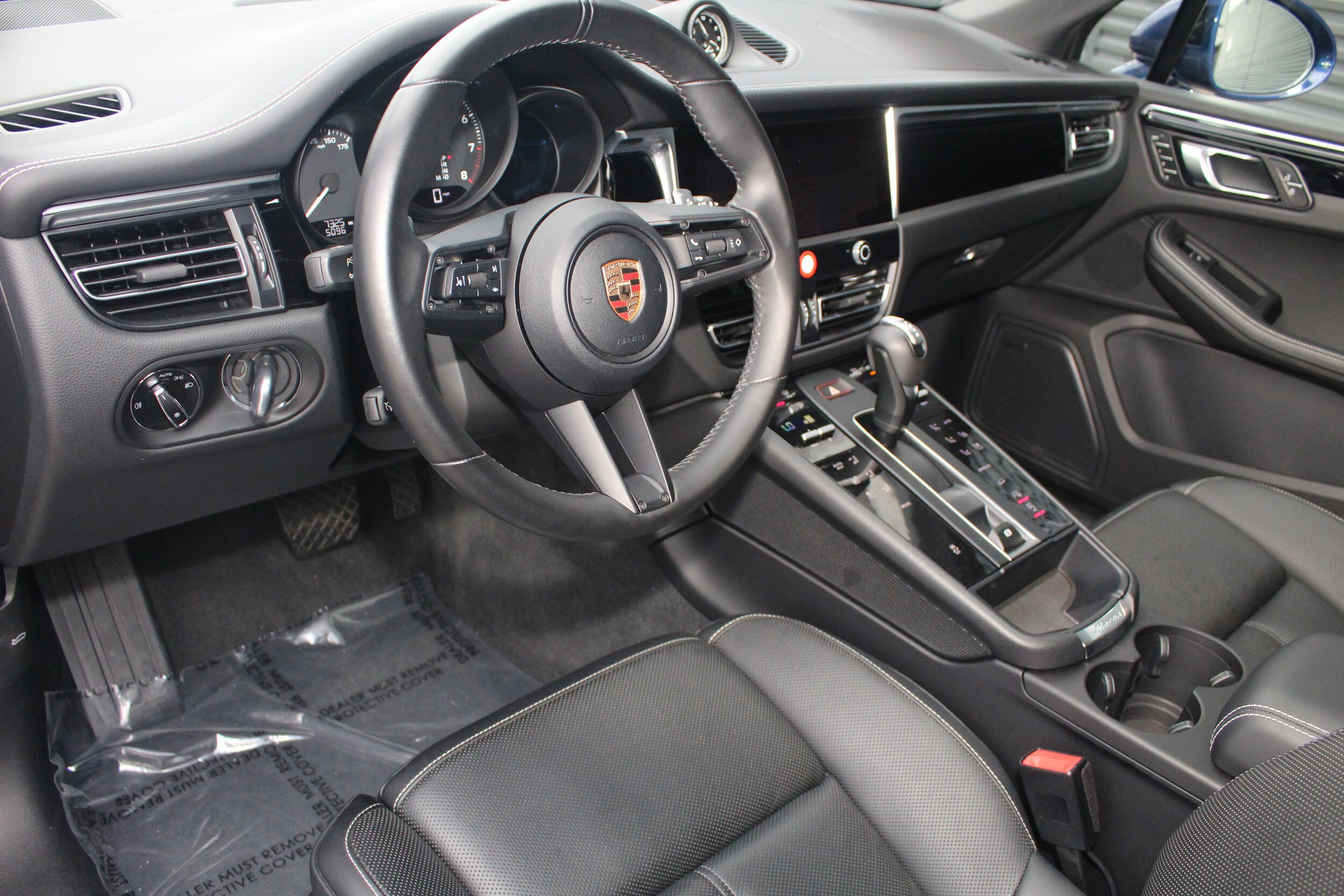 2024 Porsche Macan Base photo 4