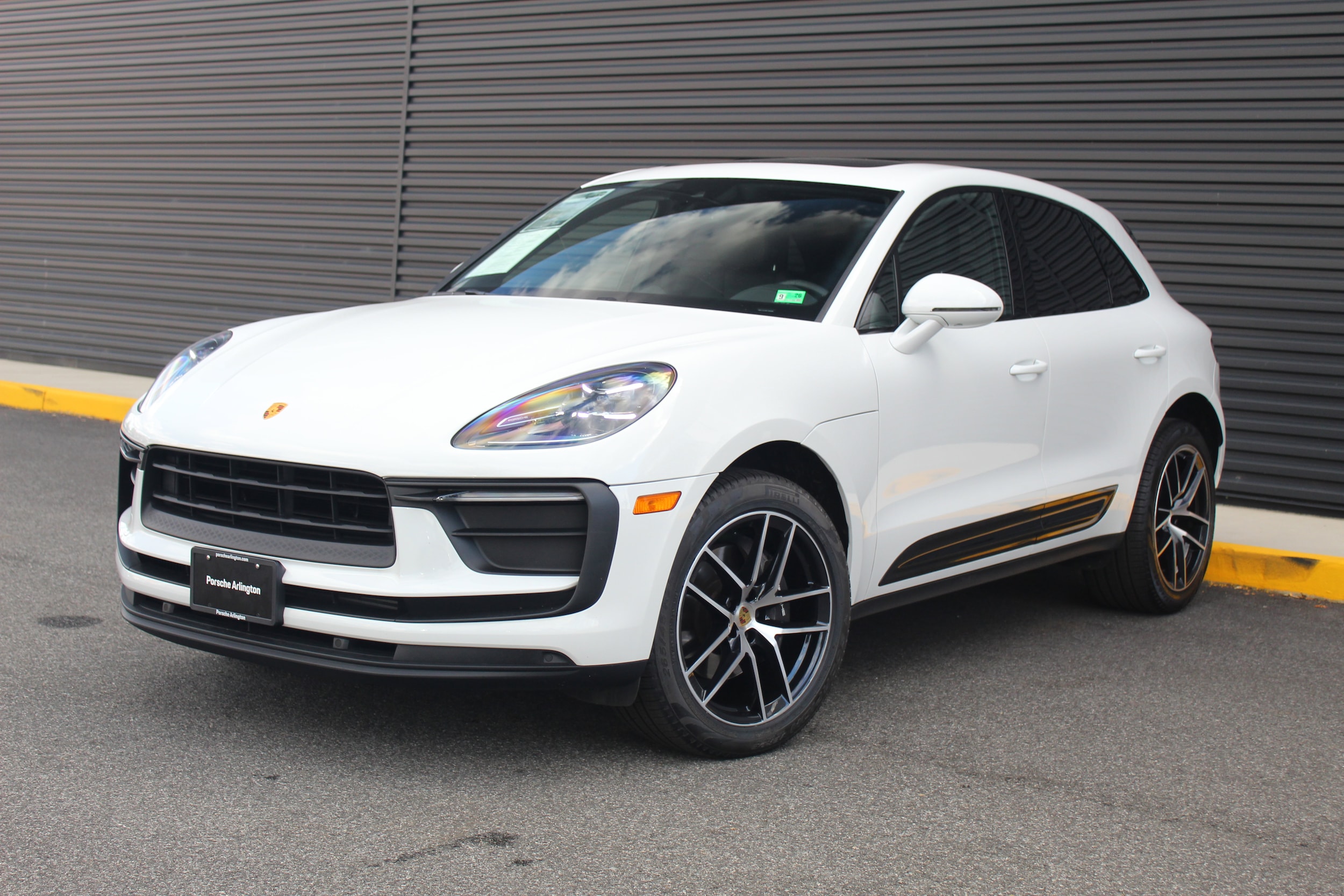 2022 Porsche Macan SUV  2022 Porsche Macan SUV