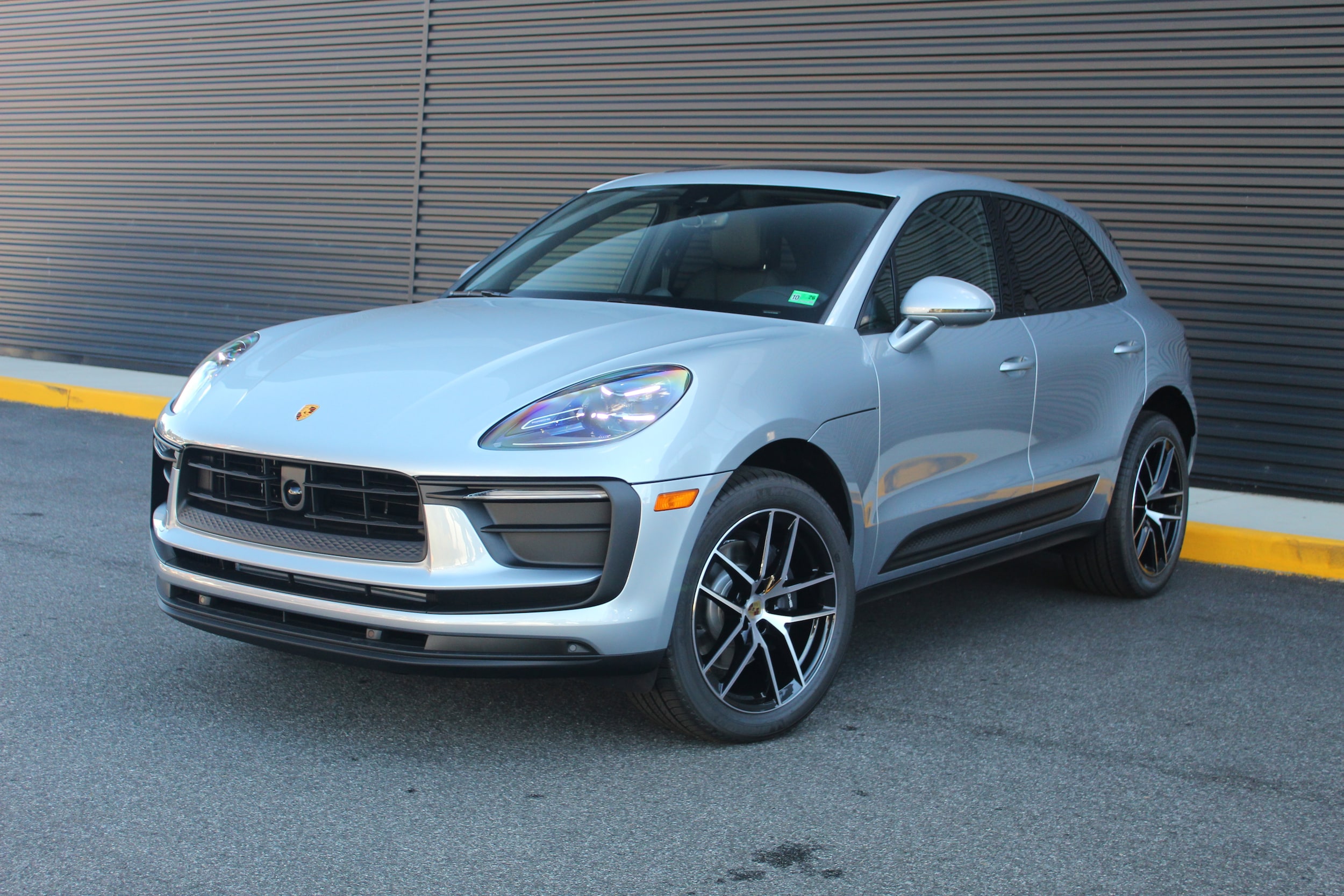 2026 Porsche Macan SUV  2026 Porsche Macan SUV