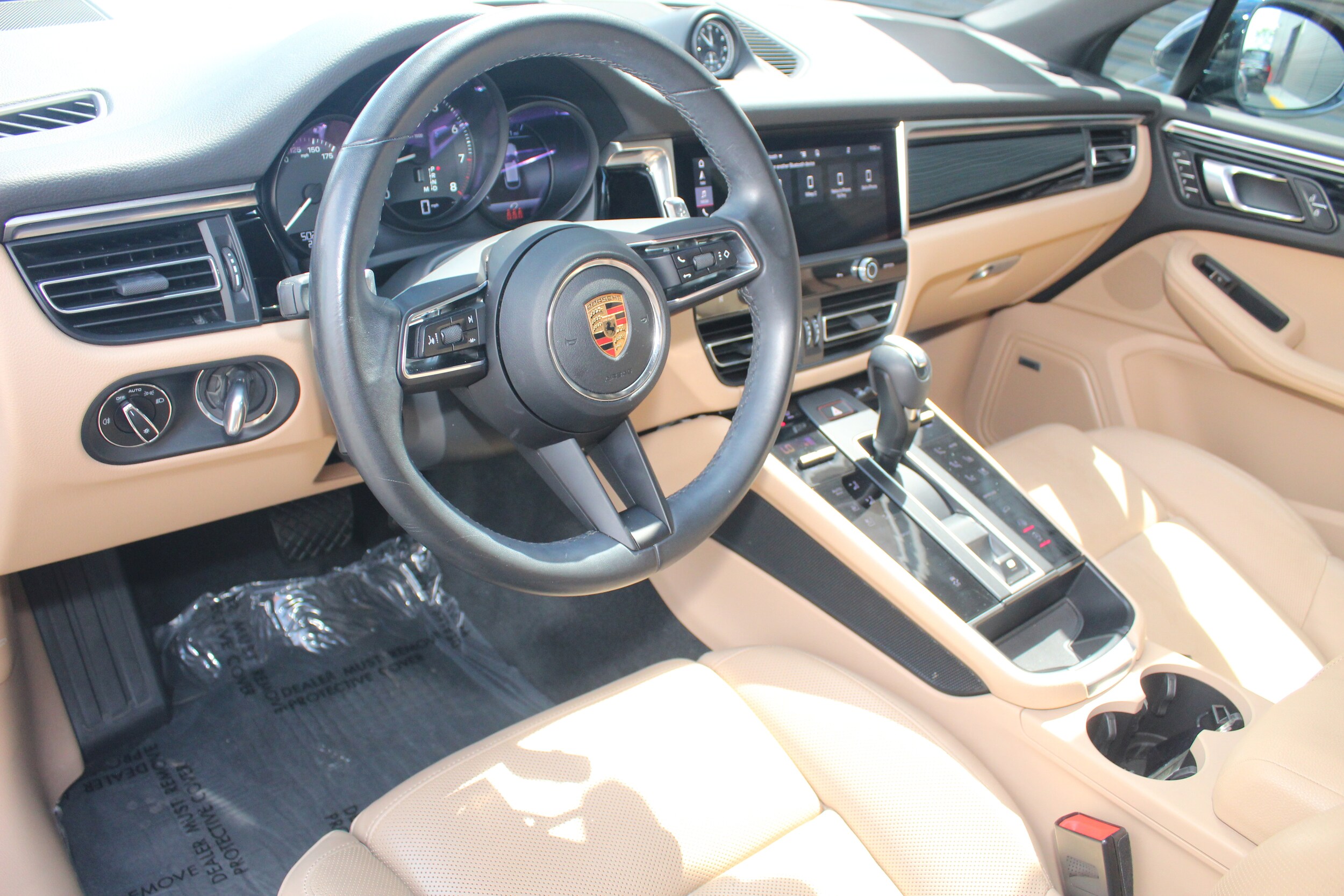 2022 Porsche Macan photo 4