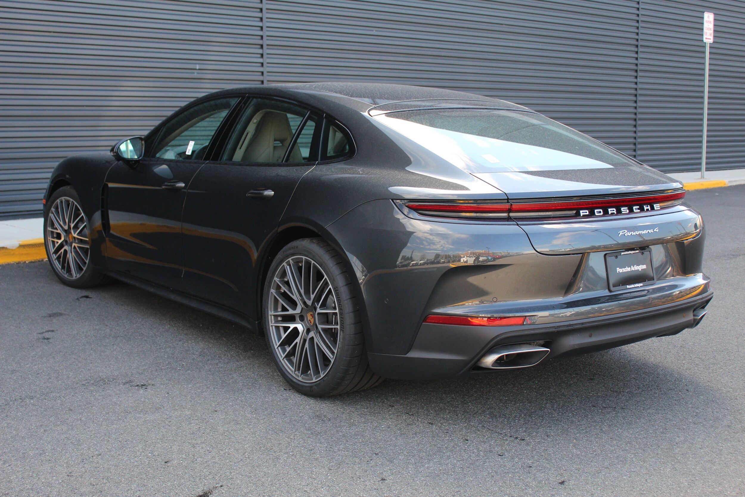 2025 Porsche Panamera 4 photo 3