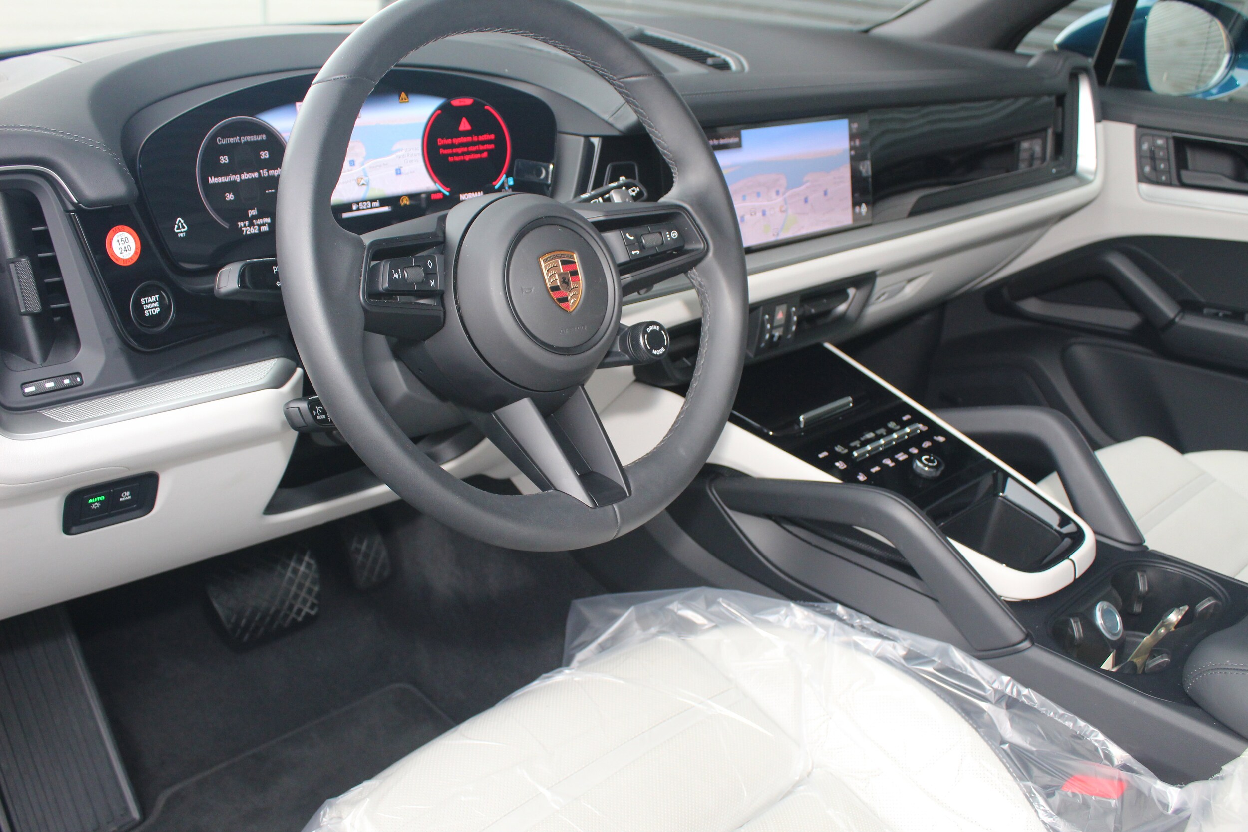 2025 Porsche Cayenne photo 4