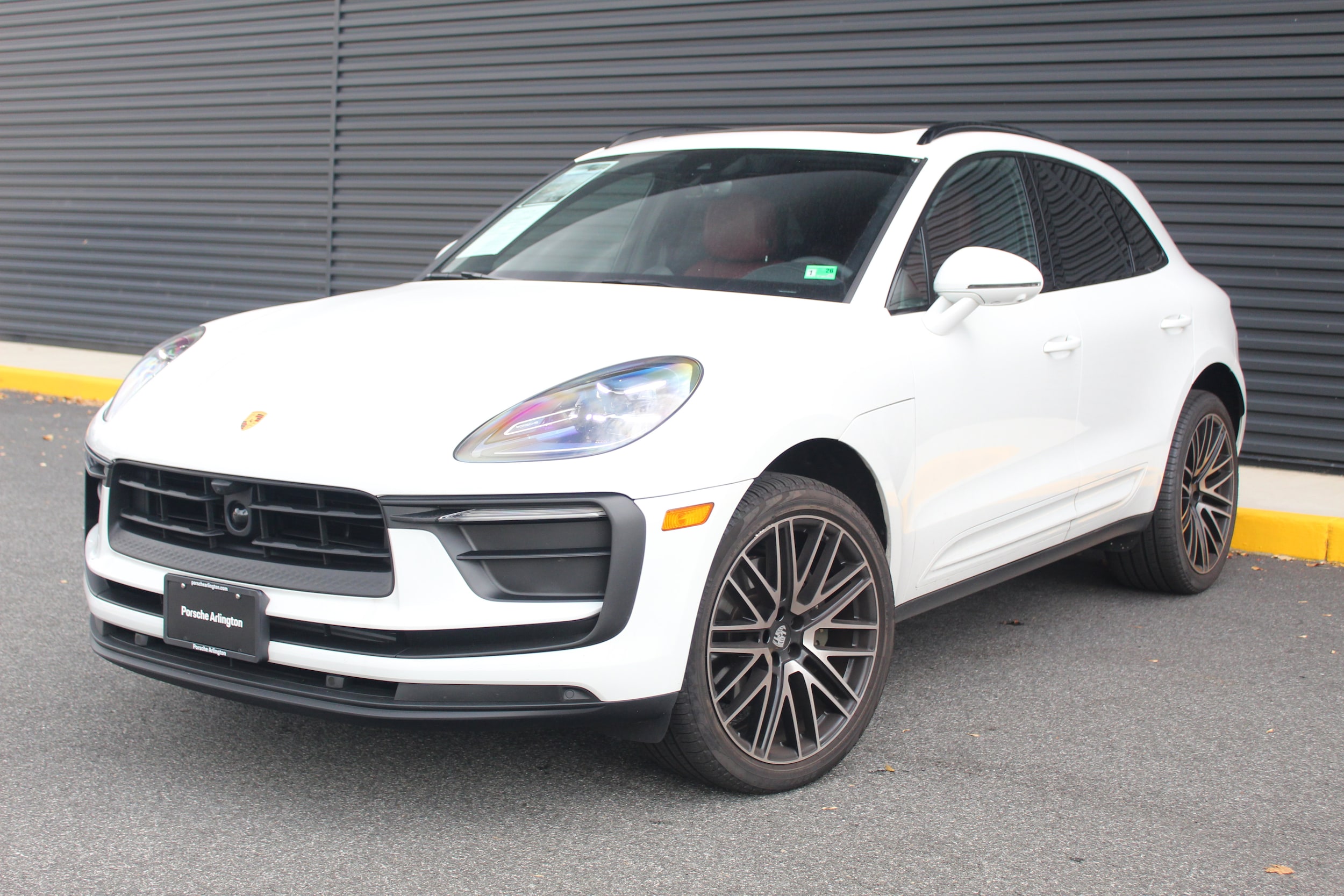 2025 Porsche Macan SUV  2025 Porsche Macan SUV