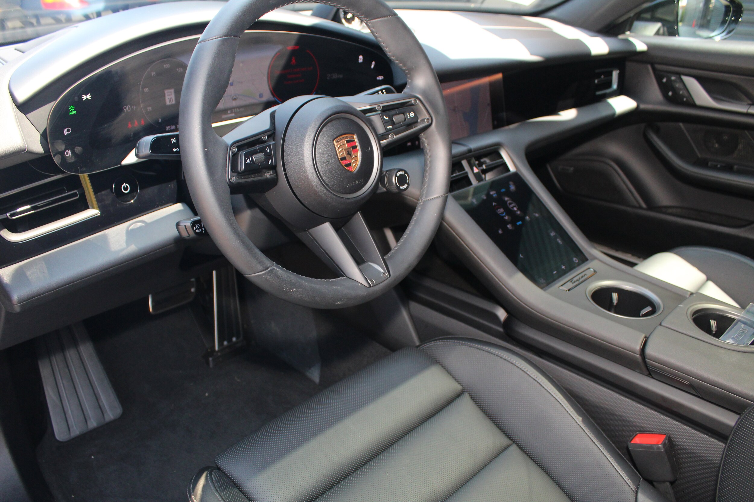 2025 Porsche Taycan 4S photo 4