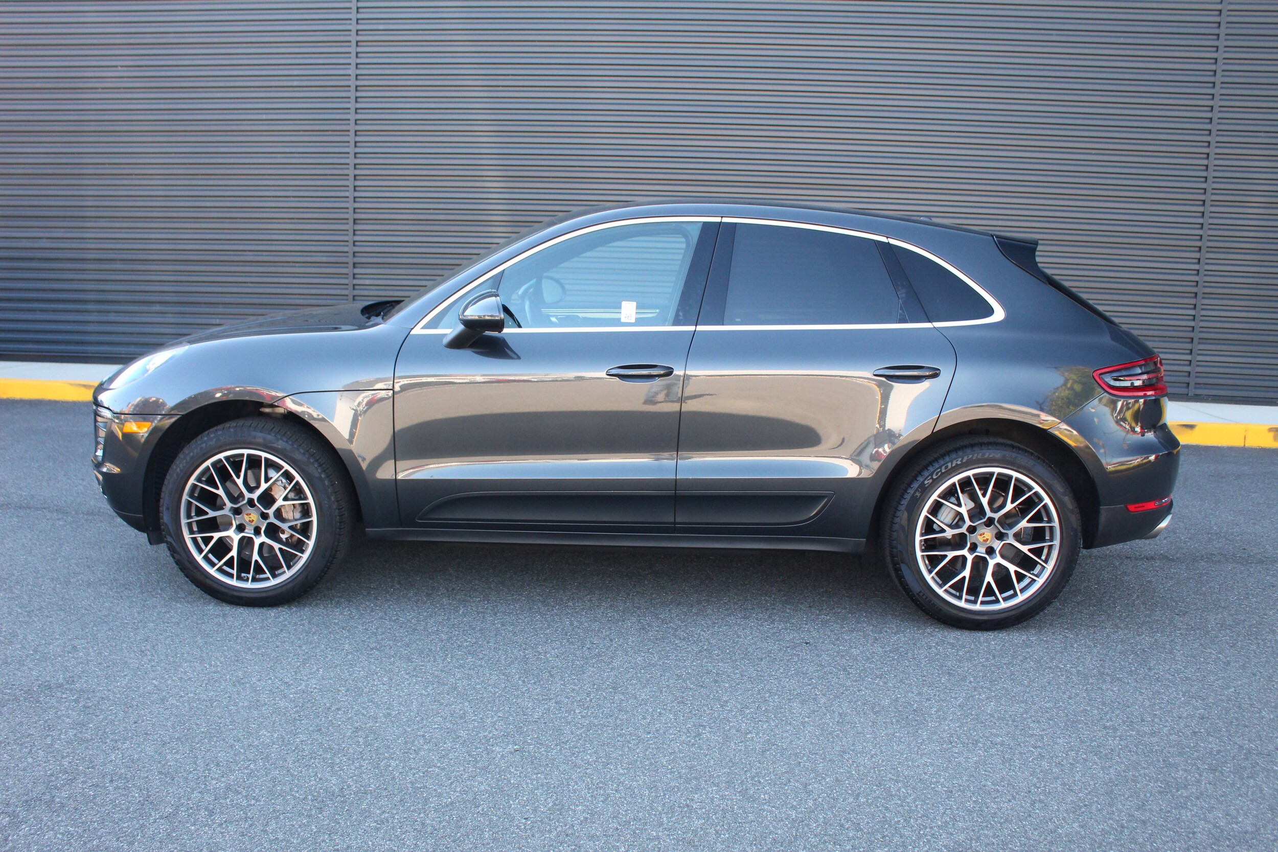 2018 Porsche Macan S photo 2