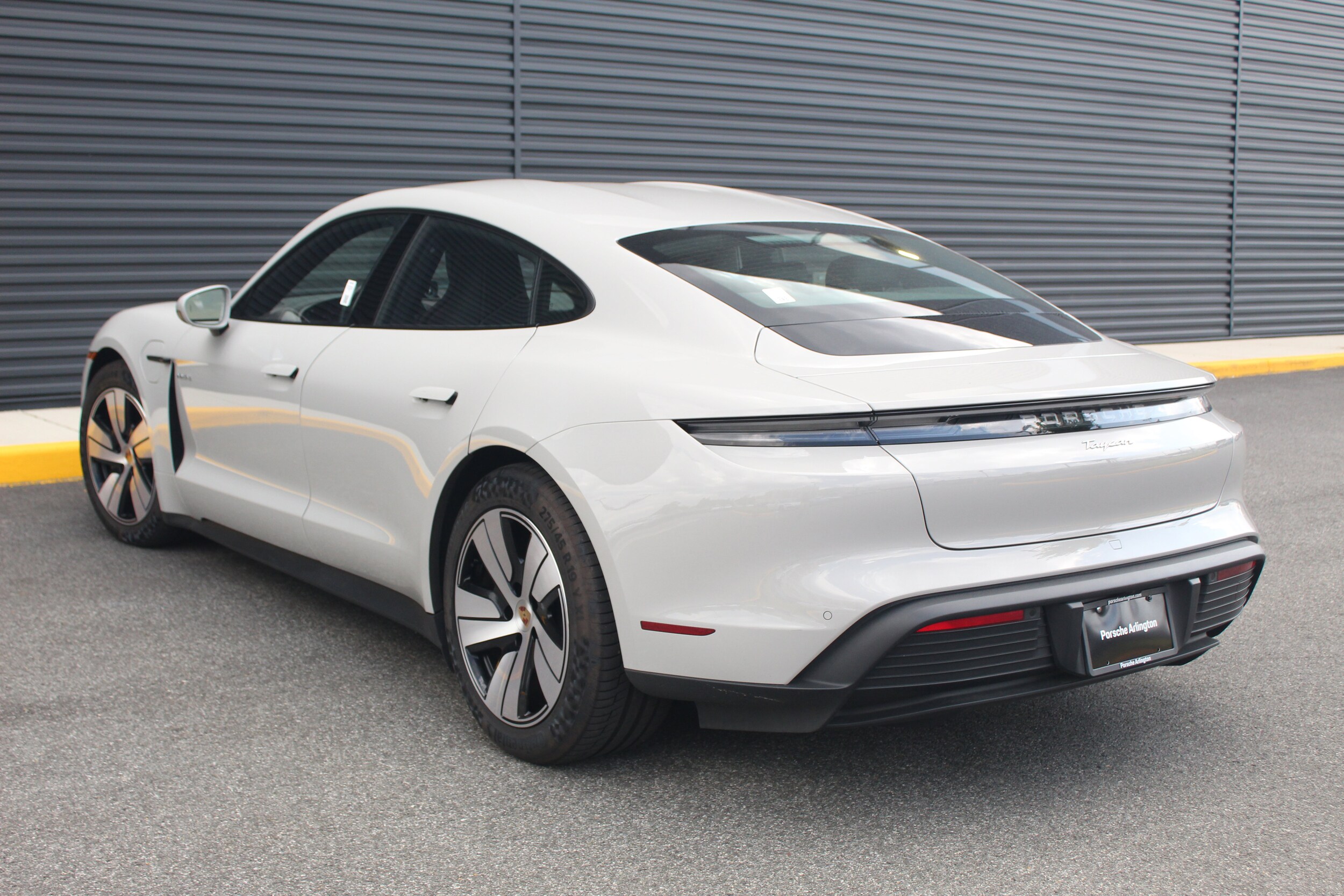 2025 Porsche Taycan photo 3