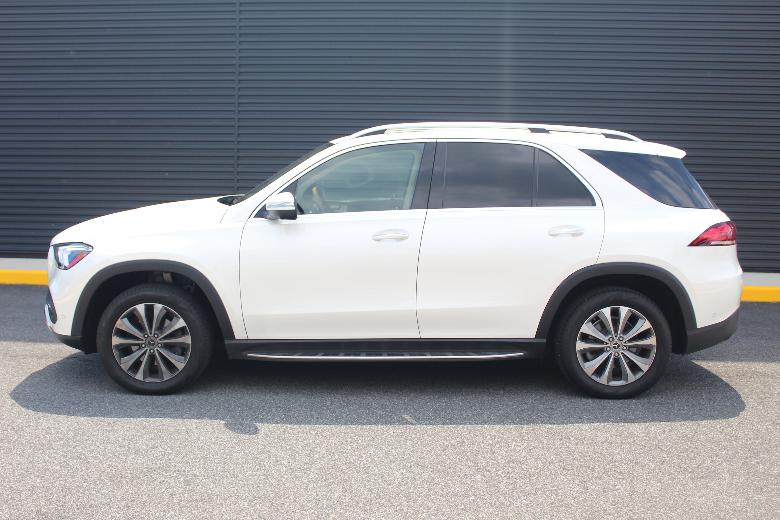 2020 Mercedes Benz GLE 350 photo 2