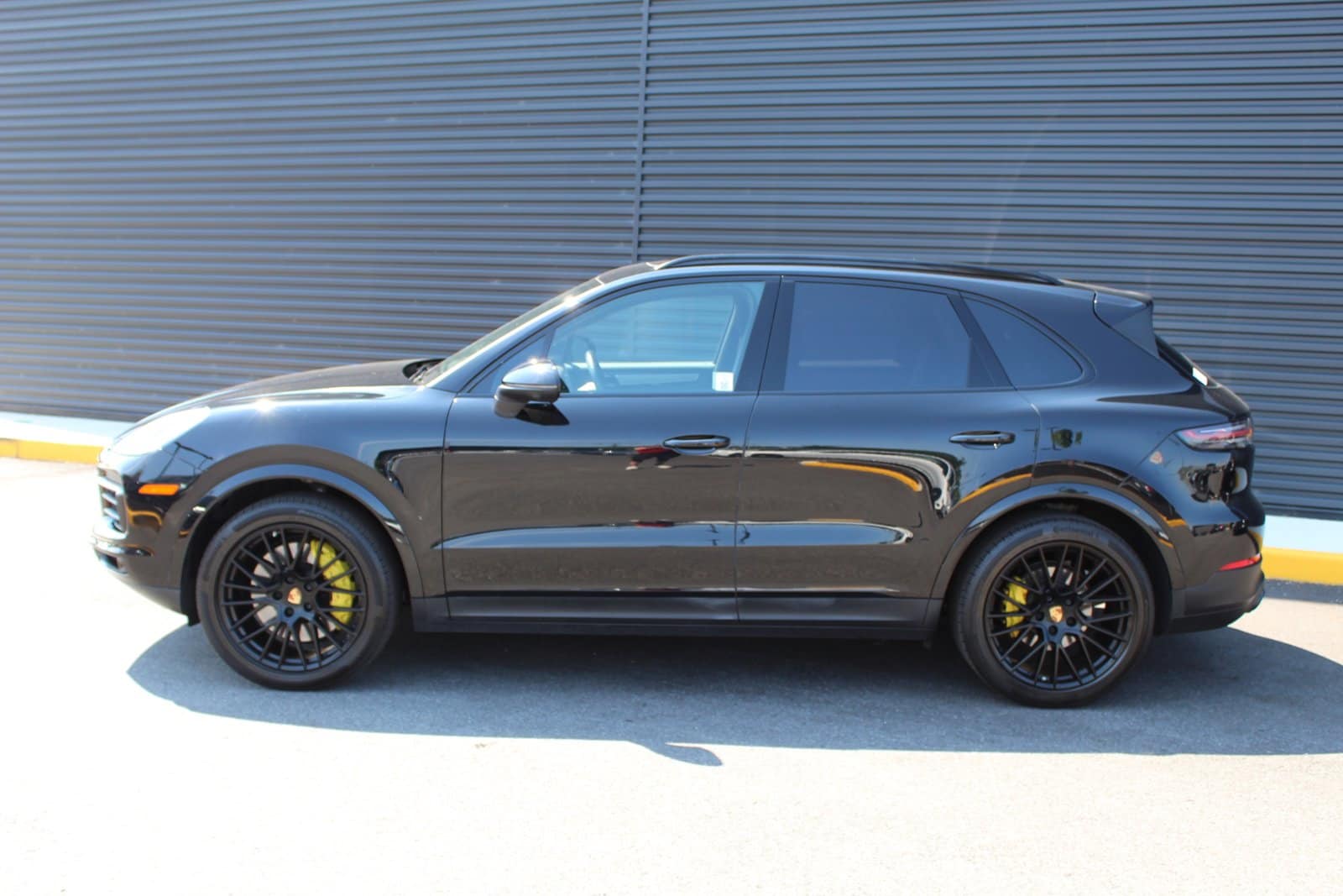 Used 2023 Porsche Cayenne Platinum Edition with VIN WP1AA2AY9PDA06625 for sale in Arlington, VA