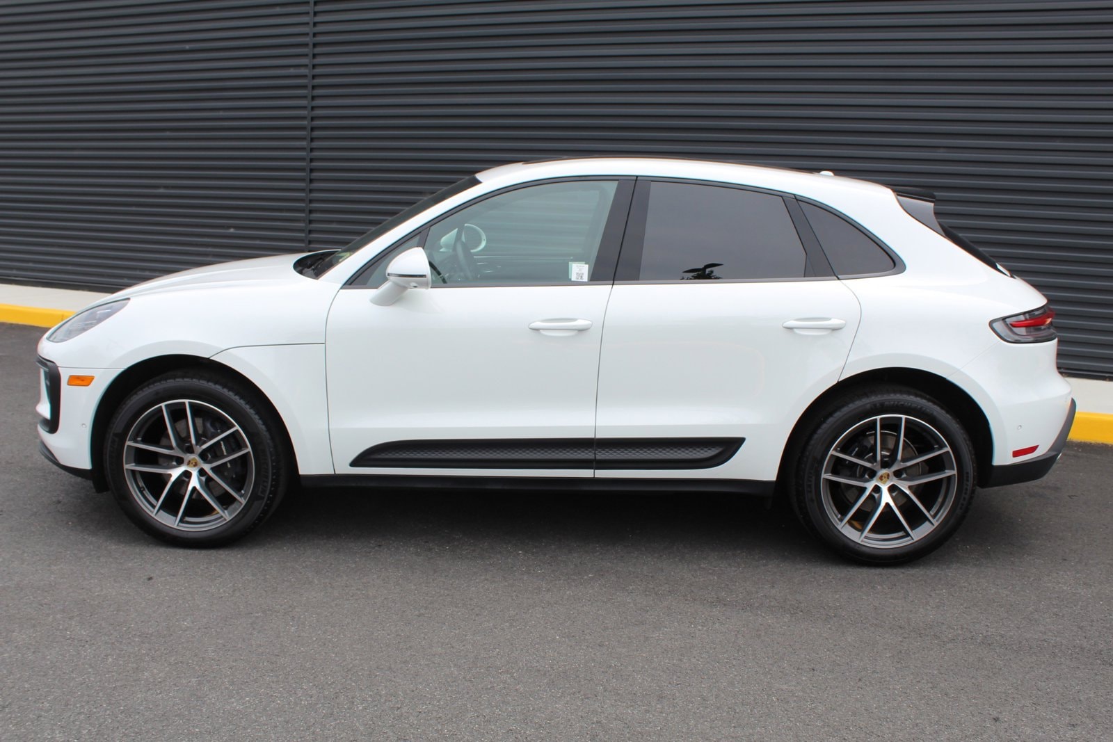 Certified 2024 Porsche Macan T with VIN WP1AA2A52RLB07651 for sale in Arlington, VA