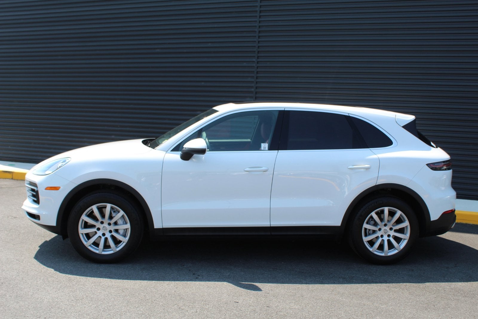 Used 2022 Porsche Cayenne Base with VIN WP1AA2AY3NDA05225 for sale in Arlington, VA