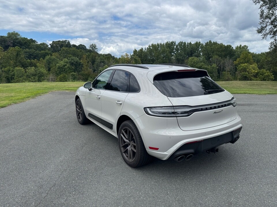 2025 Porsche Macan T photo 3