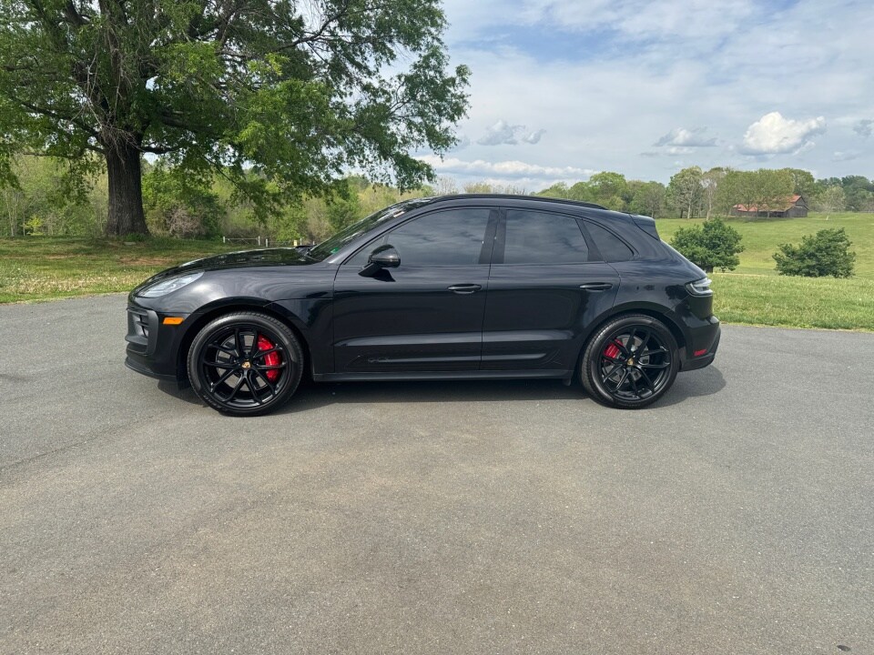 2024 Porsche Macan GTS photo 2
