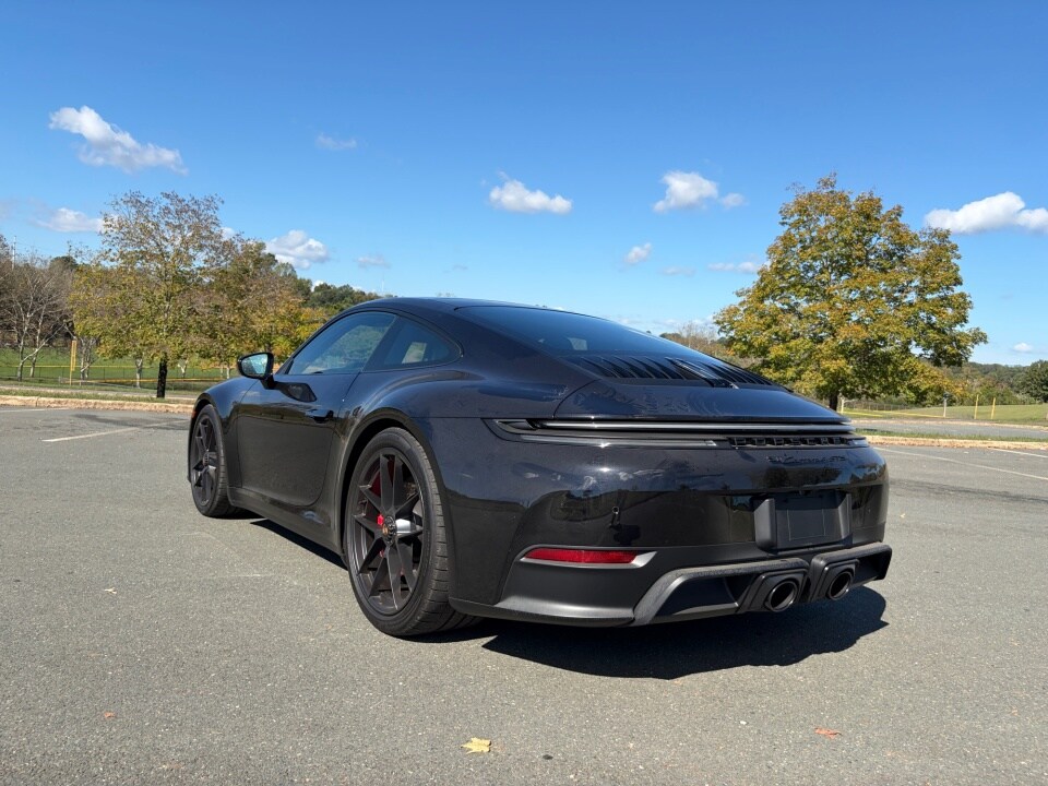 2025 Porsche 911 GTS photo 3