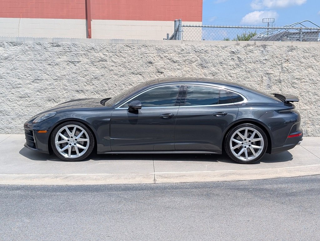 2024 Porsche Panamera 4 photo 2