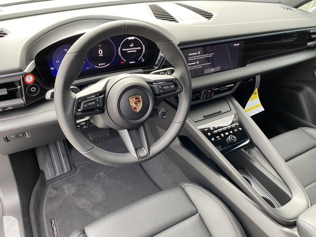2025 Porsche Macan Electric 4 photo 4