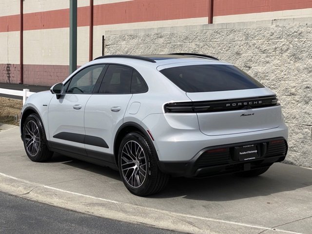 2025 Porsche Macan Electric 4 photo 3